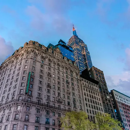 Hotel Martinique New York On Broadway, Curio Collection By Hilton